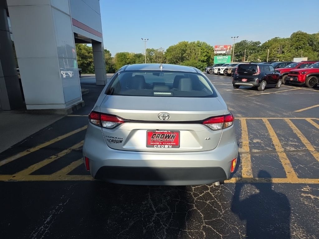 Used 2025 Toyota Corolla LE FWD image 4