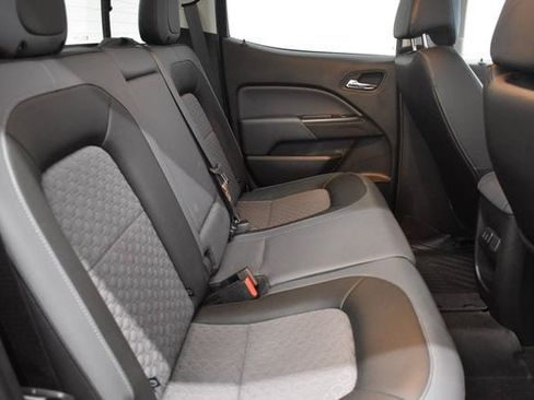 Used 2018 Chevrolet Colorado Z71 AWD/4WD image 17