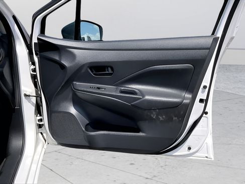 Used 2023 Nissan Versa S FWD image 29