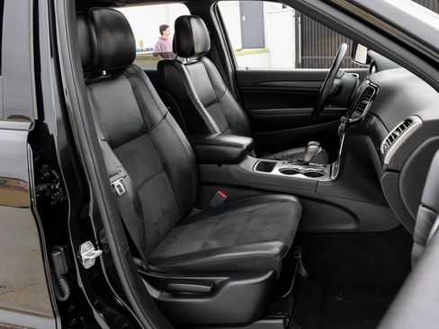 Used 2020 Jeep Grand Cherokee Altitude RWD image 35