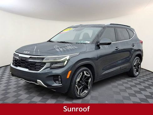 Certified 2024 Kia Seltos SX w/ SX Sunroof Package image 3