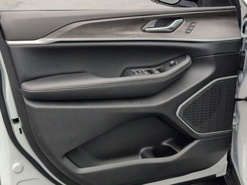 New 2026 Jeep Grand Cherokee Limited w/ Limited Altitude Package image 13