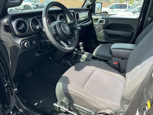 Used 2023 Jeep Wrangler Sport AWD/4WD image 5
