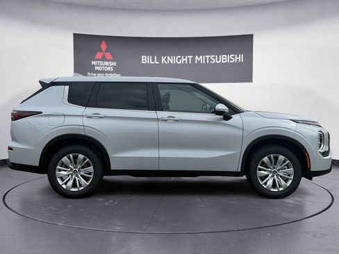 Used 2025 Mitsubishi Outlander ES AWD/4WD image 6