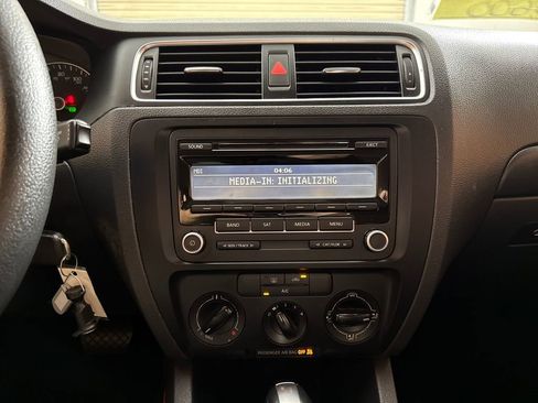 Used 2014 Volkswagen Jetta SE image 17