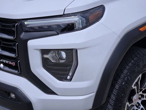 Used 2023 GMC Canyon AT4 w/ AT4 Premium Package AWD/4WD image 9