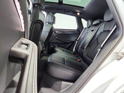 Certified 2024 Porsche Macan GTS AWD/4WD image 11
