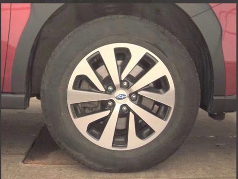 Used 2025 Subaru Outback Premium image 10