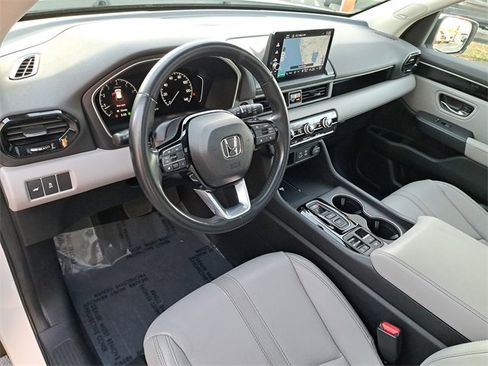 Certified 2025 Honda Pilot Touring image 16