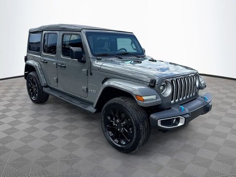 Used 2023 Jeep Wrangler Unlimited Sahara w/ Cold Weather Group AWD/4WD image 4