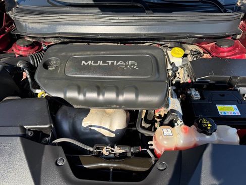 Used 2019 Jeep Cherokee Latitude Plus image 12