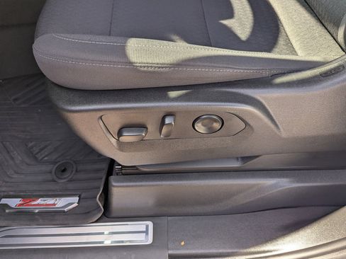 Used 2023 Chevrolet Silverado 1500 LT image 10