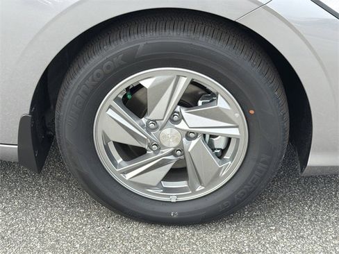 New 2026 Hyundai Elantra SE image 12