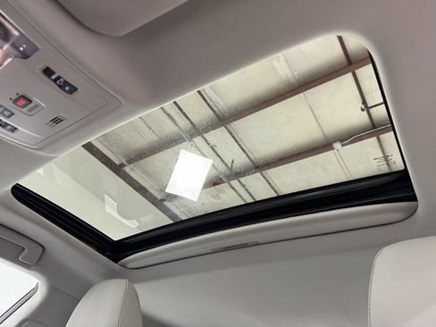 Used 2018 Lexus ES 350 w/ Navigation System Package image 25