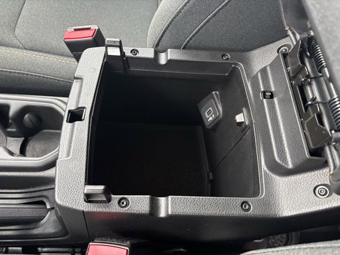 Used 2024 Jeep Wrangler Sahara image 27