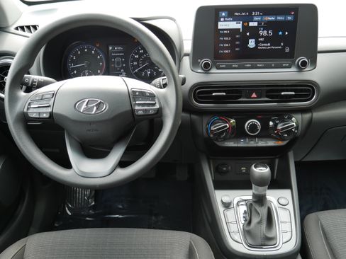 Used 2023 Hyundai Kona SEL AWD/4WD image 15
