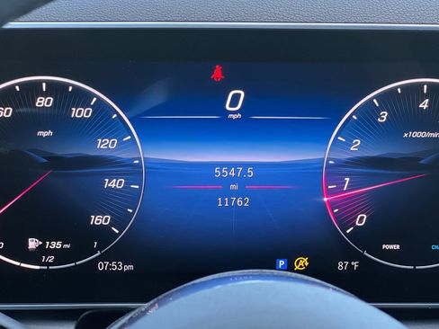 Used 2025 Mercedes-Benz GLC 300 image 31