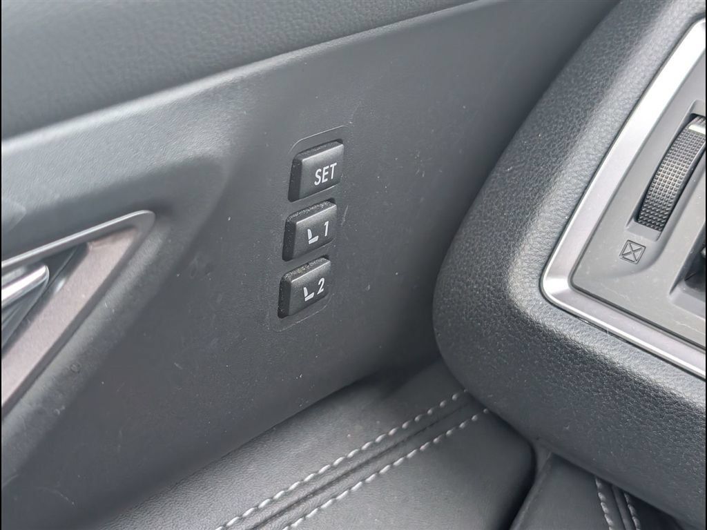 Used 2023 Subaru Ascent Limited AWD/4WD image 9