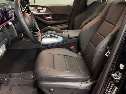 Certified 2025 Mercedes-Benz GLS 450 4MATIC image 24