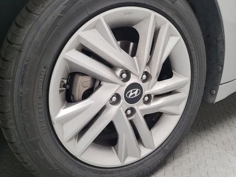 Used 2020 Hyundai Elantra SEL FWD image 31