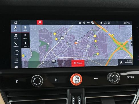 Certified 2025 Porsche Macan AWD image 13