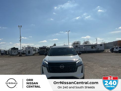 New 2026 Nissan Pathfinder S image 2