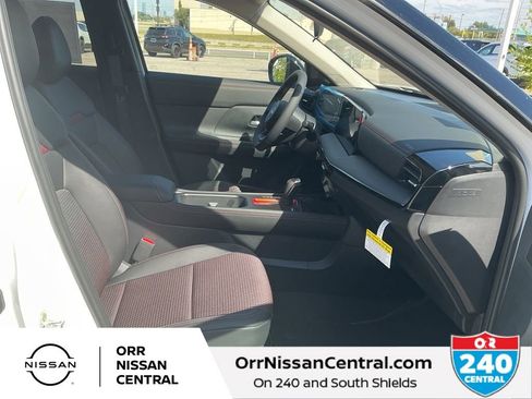 New 2026 Nissan Kicks SR FWD image 11