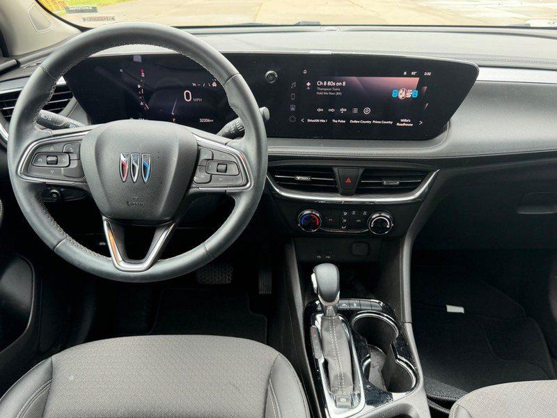 Used 2025 Buick Encore GX Preferred FWD image 9