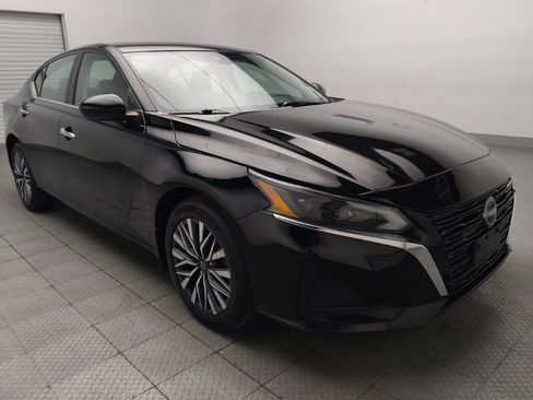Used 2023 Nissan Altima 2.5 SV AWD/4WD image 13