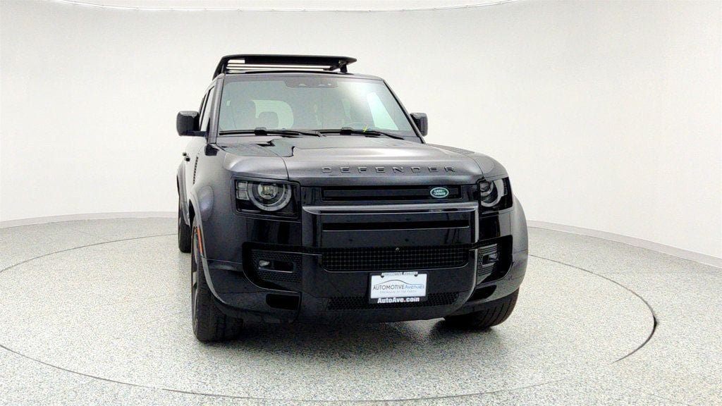 Used 2023 Land Rover Defender 110 X AWD/4WD image 2