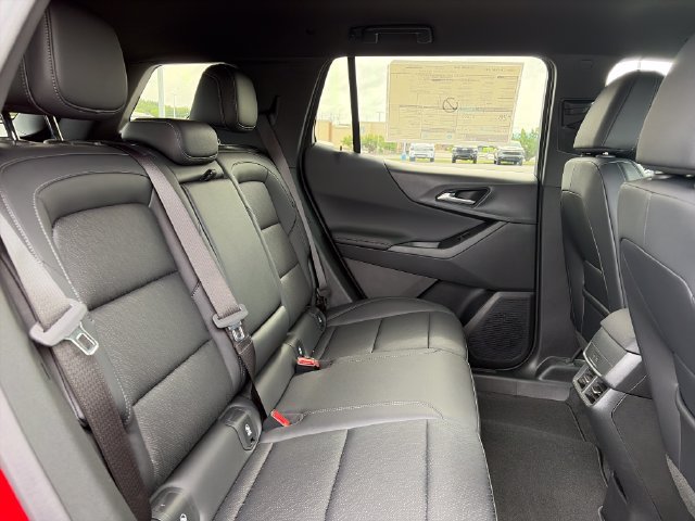 New 2026 Chevrolet Equinox LT AWD/4WD image 13