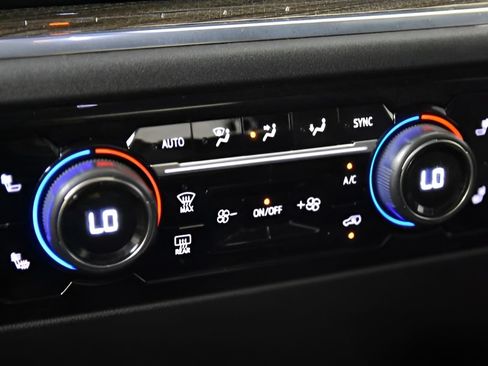 Used 2024 Chevrolet Silverado 1500 LT RWD image 28