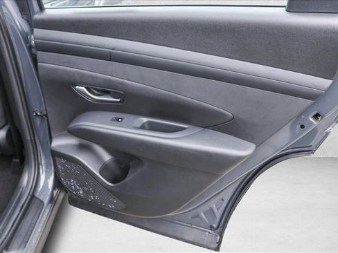 Certified 2025 Hyundai Tucson SE image 25