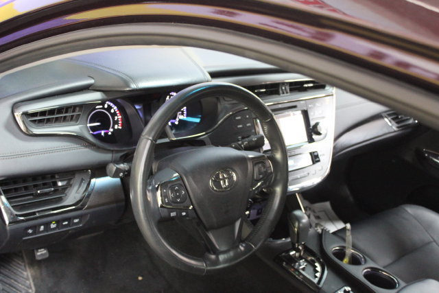 Used 2017 Toyota Avalon Limited FWD image 15