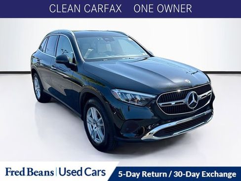 Used 2025 Mercedes-Benz GLC 300 4MATIC image 1