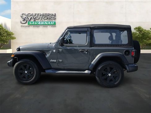 Used 2019 Jeep Wrangler Sport AWD/4WD image 2