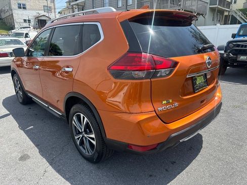 Used 2017 Nissan Rogue SL AWD/4WD image 6