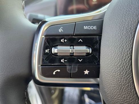 New 2026 Kia Carnival SX image 13