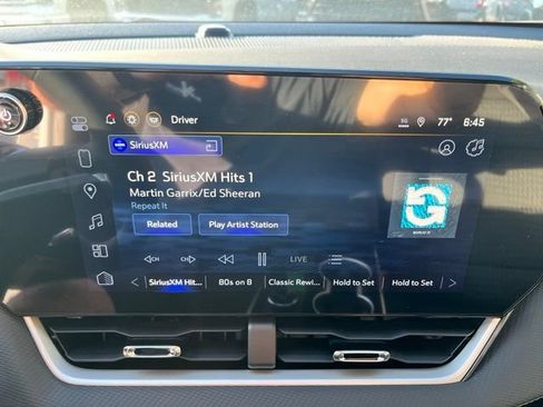 Used 2026 Chevrolet Equinox LT AWD/4WD image 32