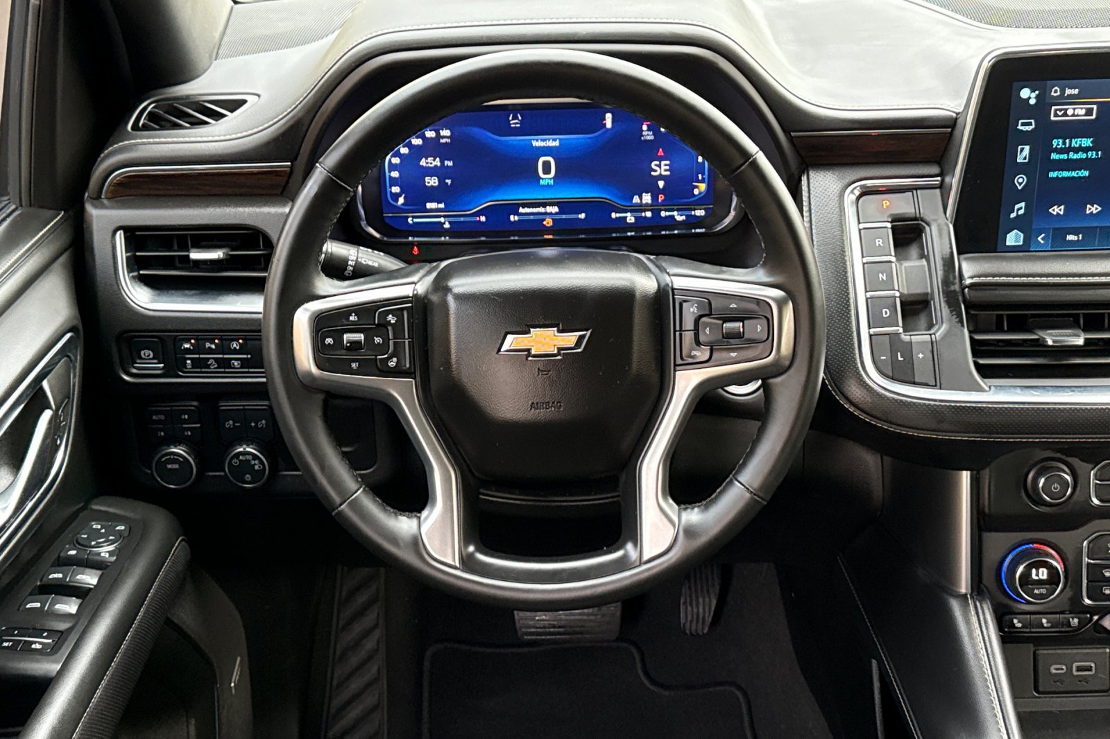Used 2025 Chevrolet Tahoe Premier AWD/4WD image 18