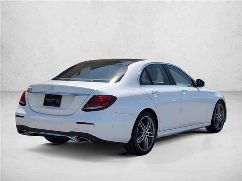 Used 2020 Mercedes-Benz E 350 Sedan image 5