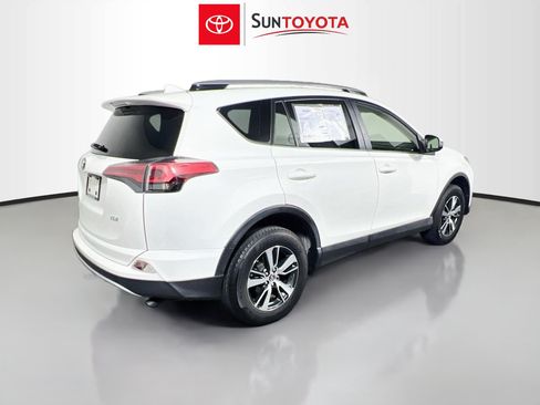 Used 2018 Toyota RAV4 XLE FWD image 4