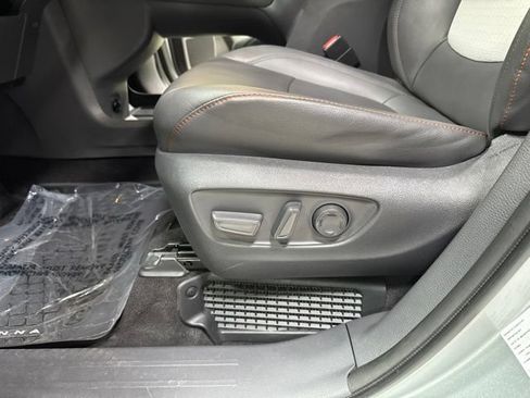 Used 2021 Toyota Sienna XSE FWD image 9