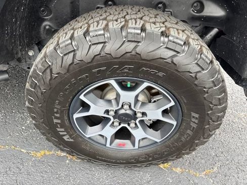 Used 2019 Jeep Wrangler Unlimited Rubicon w/ LED Lighting Group AWD/4WD image 8