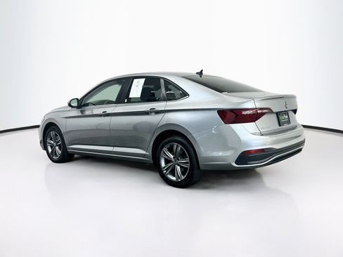 Used 2024 Volkswagen Jetta SE FWD image 5