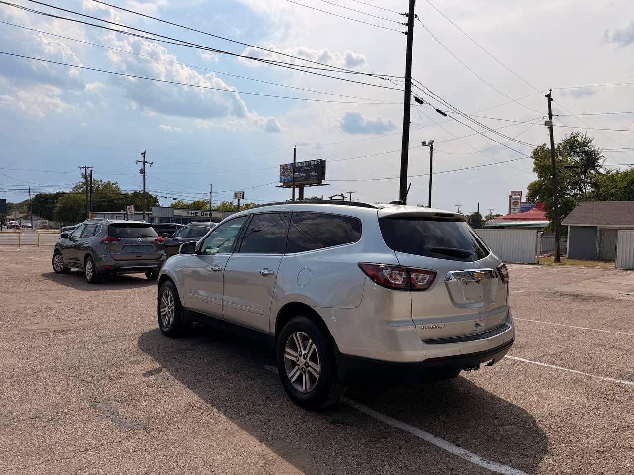 Used 2017 Chevrolet Traverse LT FWD image 8