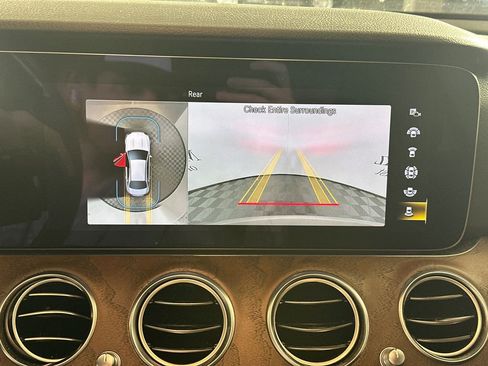 Used 2022 Mercedes-Benz E 350 Sedan image 6