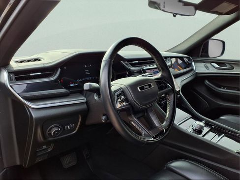 Used 2023 Jeep Grand Cherokee L Overland w/ Advanced Protech Group III image 11