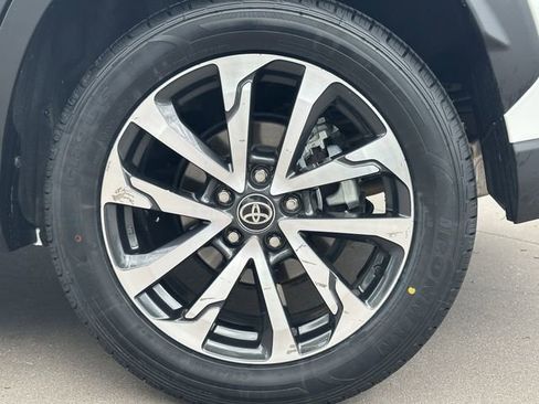 Certified 2024 Toyota Corolla Cross XLE w/ Convenience Package AWD/4WD image 9