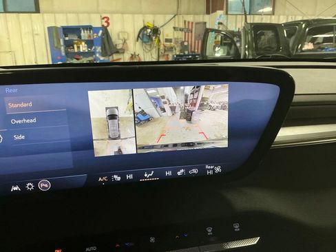 Certified 2025 Buick Enclave Preferred image 21